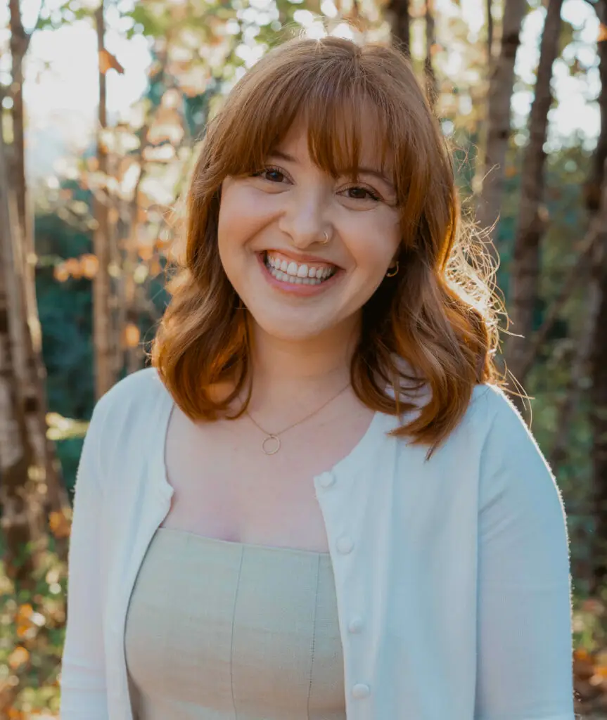 Emma Gould Headshot Final 2.jpg BEtter 863x1024